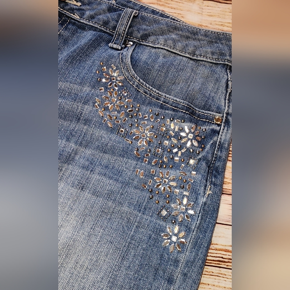 Jennifer Lopez  Blue Denim Shorts - Picture 7 of 8